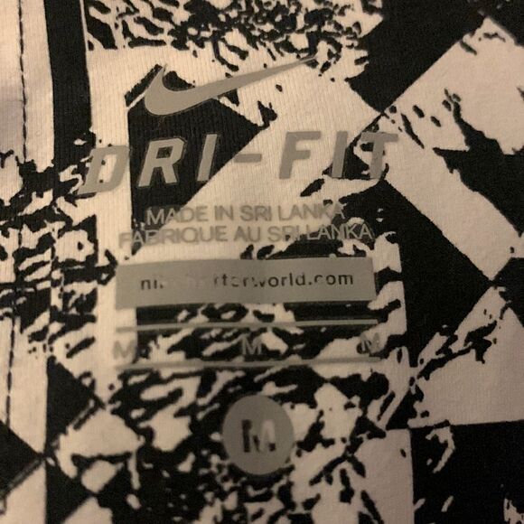 Women’s NIKE dri-fit Capri workout pants size medium workout - Picture 4 of 5